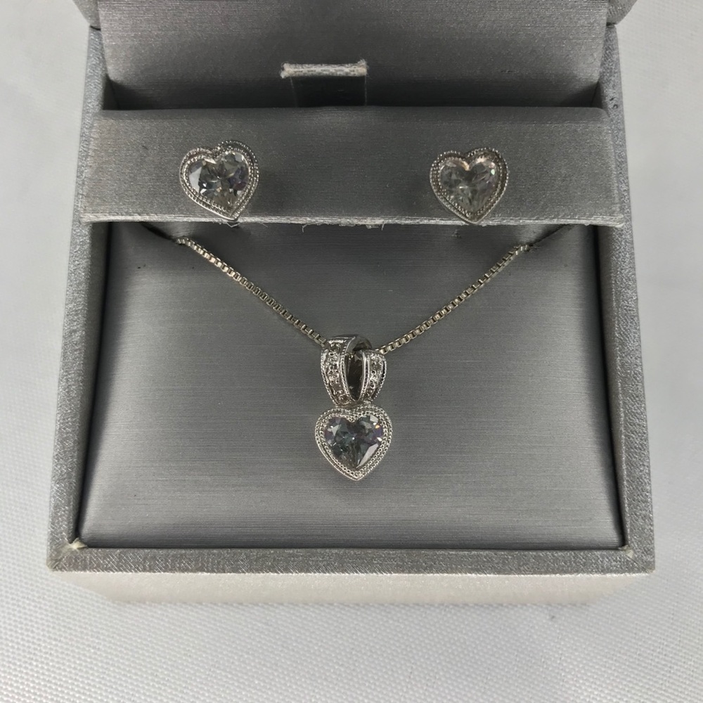 Zales outlet white sapphire heart set